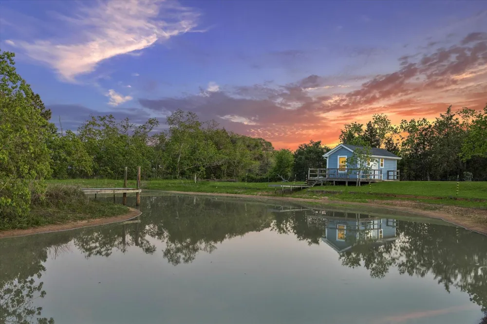 10347 Pless Rd Cat Spring, TX 78933