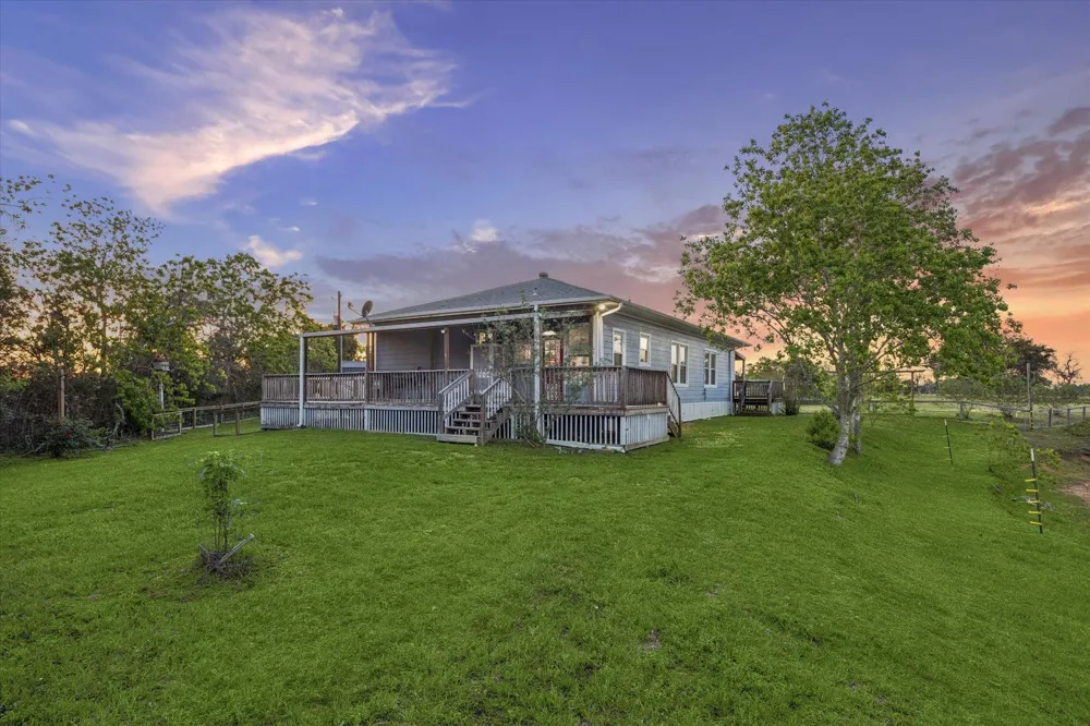 10347 Pless Rd Cat Spring, TX 78933