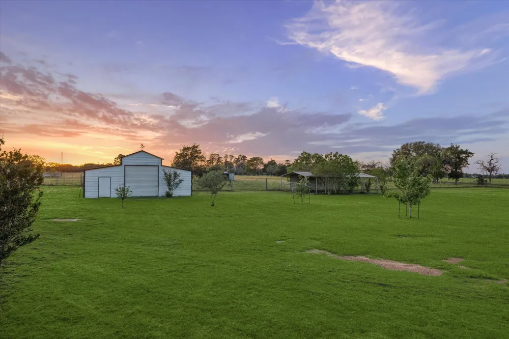 10347 Pless Rd Cat Spring, TX 78933