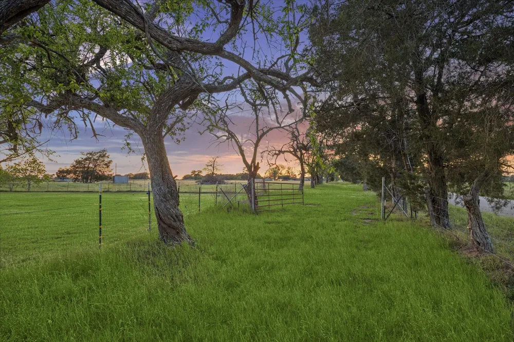 10347 Pless Rd Cat Spring, TX 78933
