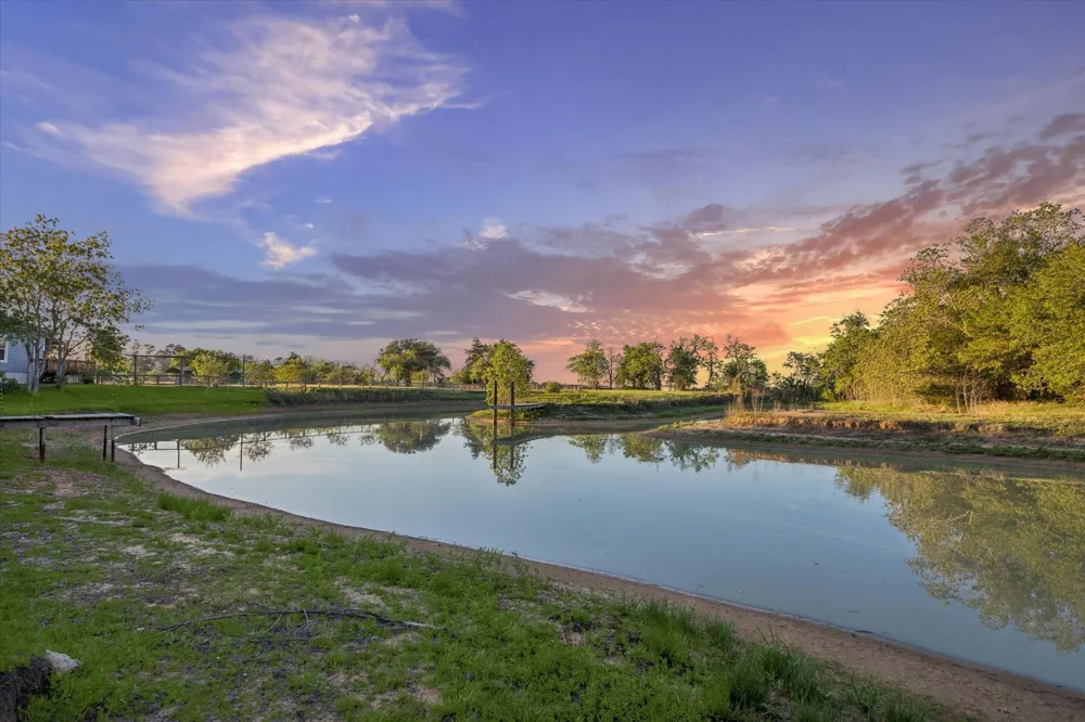 10347 Pless Rd Cat Spring, TX 78933