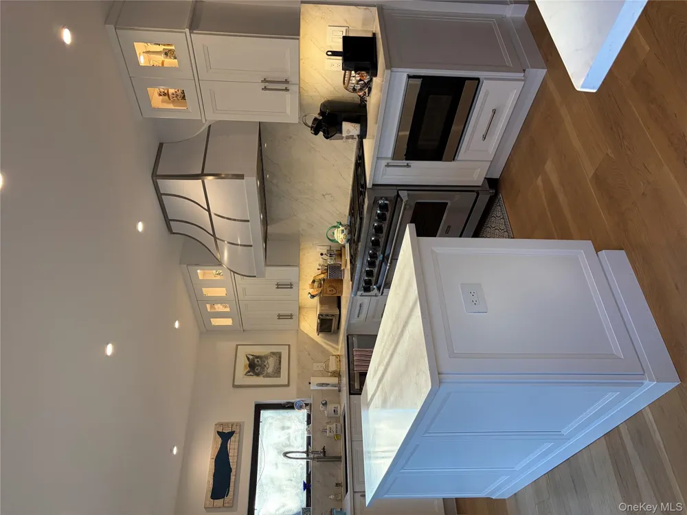 40 Bonac Wood Lane East Hampton, NY 11937