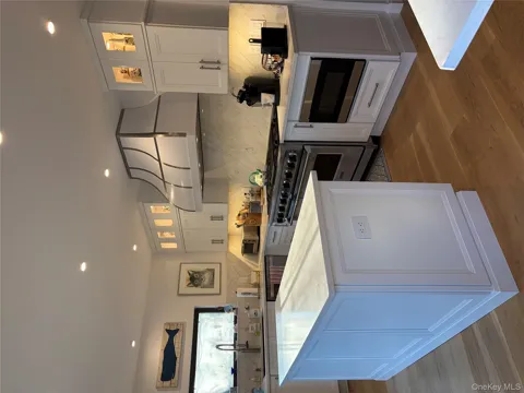 40 Bonac Wood Lane