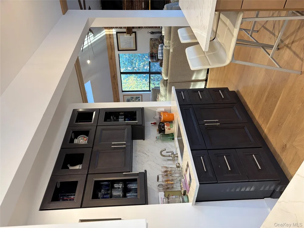 40 Bonac Wood Lane East Hampton, NY 11937