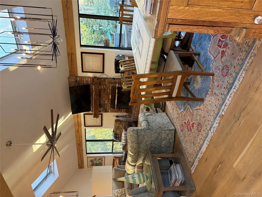 40 Bonac Wood Lane East Hampton, NY 11937