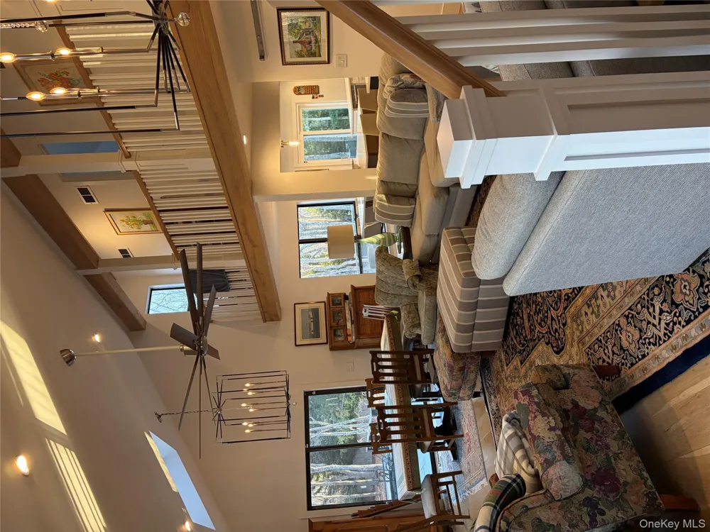 40 Bonac Wood Lane East Hampton, NY 11937