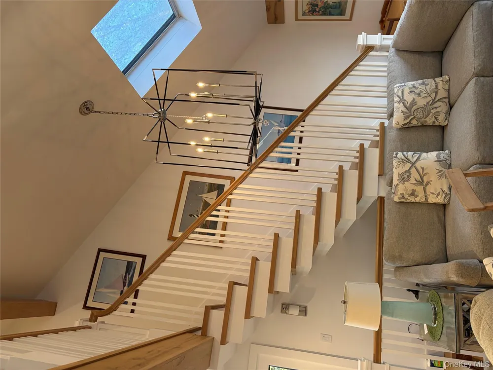 40 Bonac Wood Lane East Hampton, NY 11937