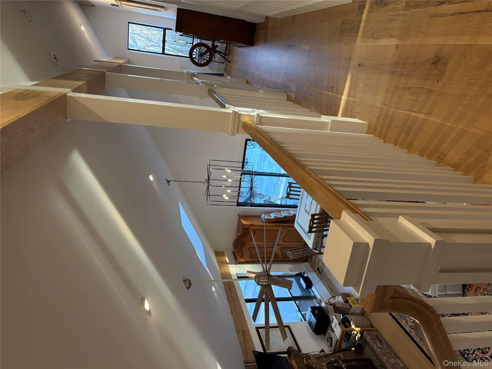 40 Bonac Wood Lane East Hampton, NY 11937