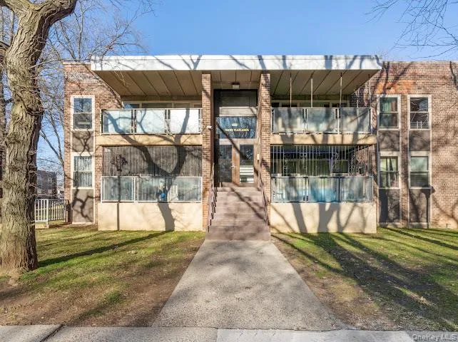 12425 Flatlands Ave Flatlands Ave Brooklyn, NY 11208
