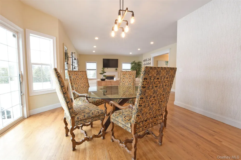 5 Dogwood Lane East Moriches, NY 11940