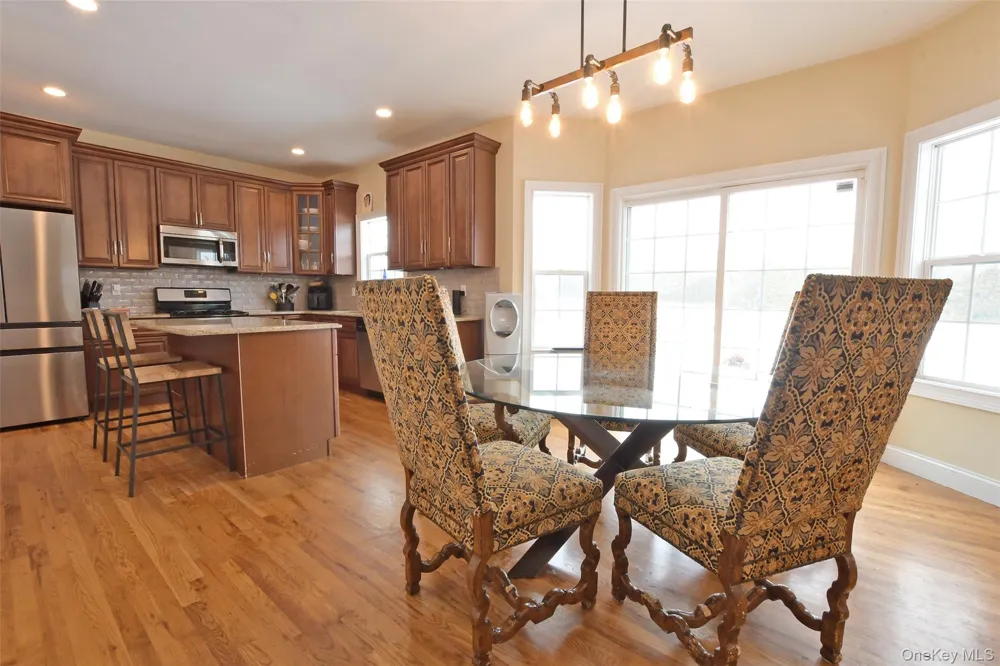 5 Dogwood Lane East Moriches, NY 11940
