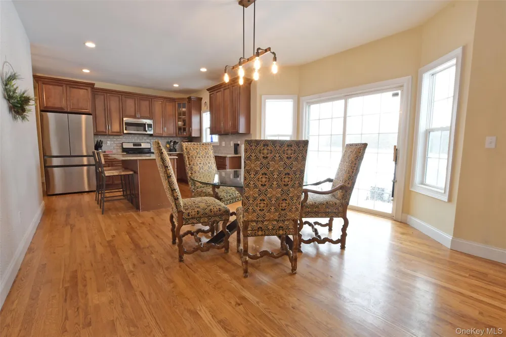 5 Dogwood Lane East Moriches, NY 11940