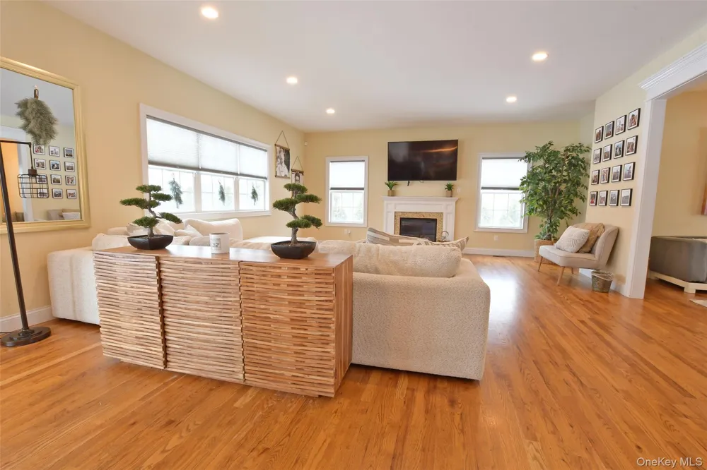 5 Dogwood Lane East Moriches, NY 11940