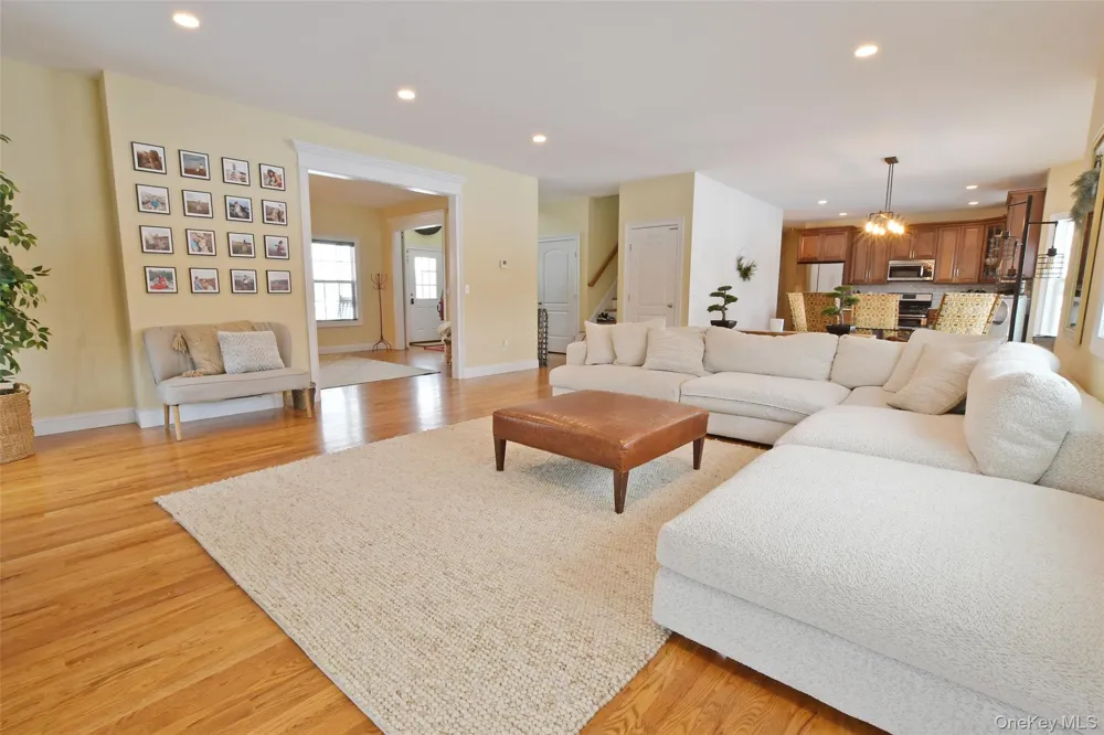 5 Dogwood Lane East Moriches, NY 11940