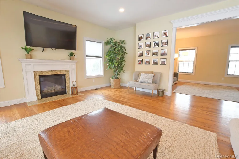 5 Dogwood Lane East Moriches, NY 11940