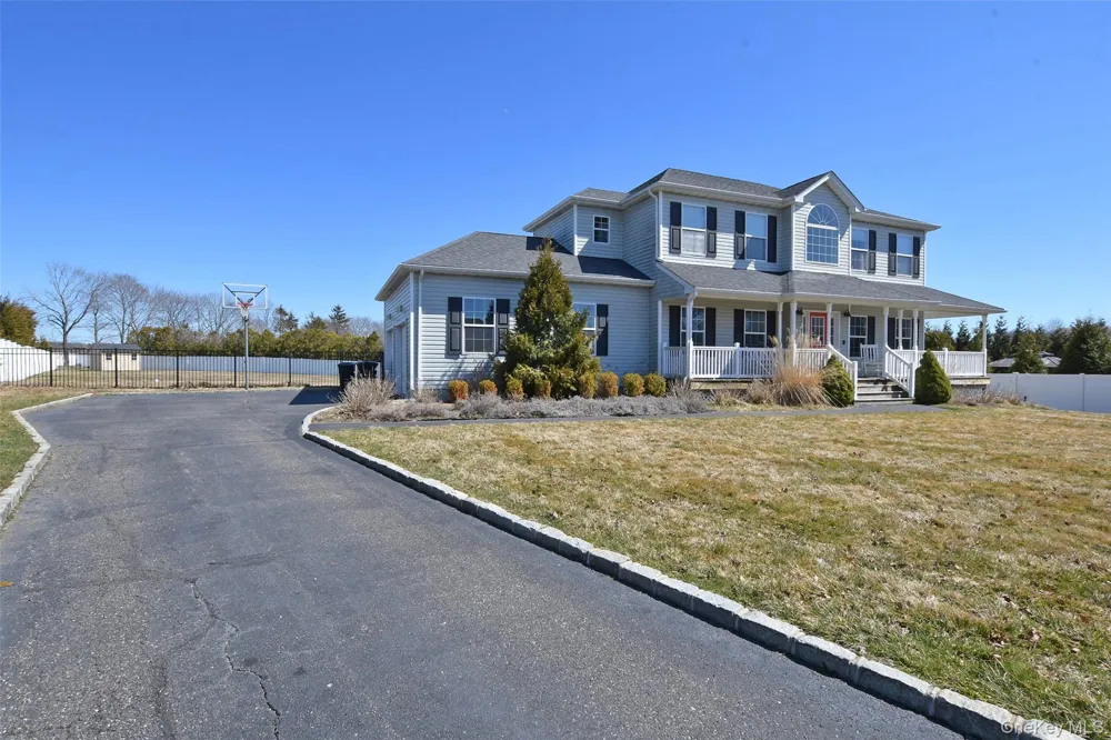5 Dogwood Lane East Moriches, NY 11940