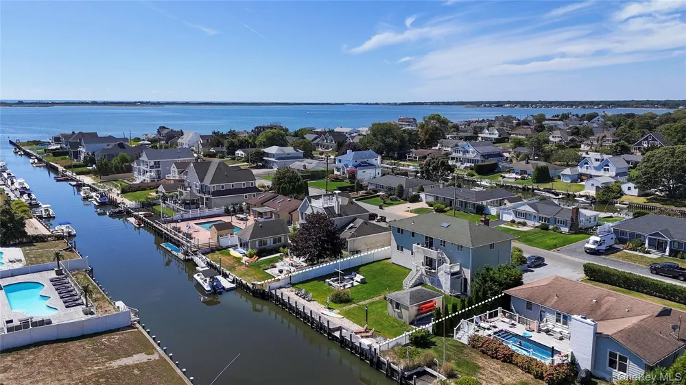 15 Marlin Road East Quogue, NY 11942