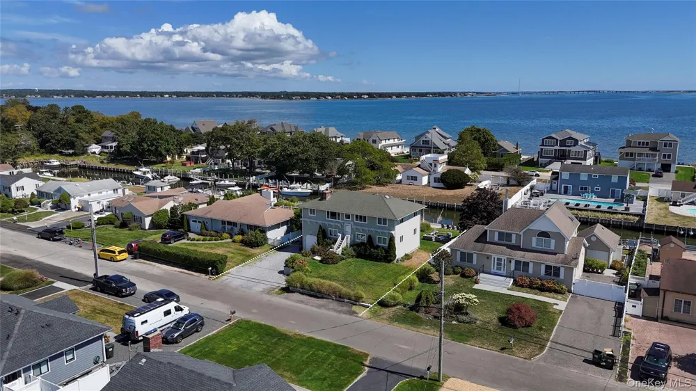 15 Marlin Road East Quogue, NY 11942