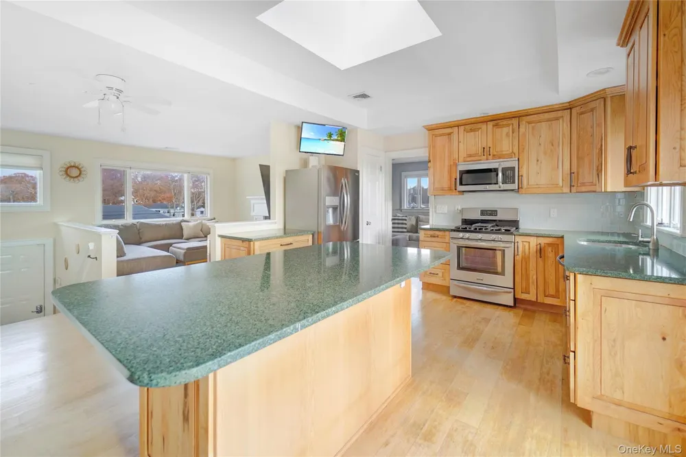 15 Marlin Road East Quogue, NY 11942