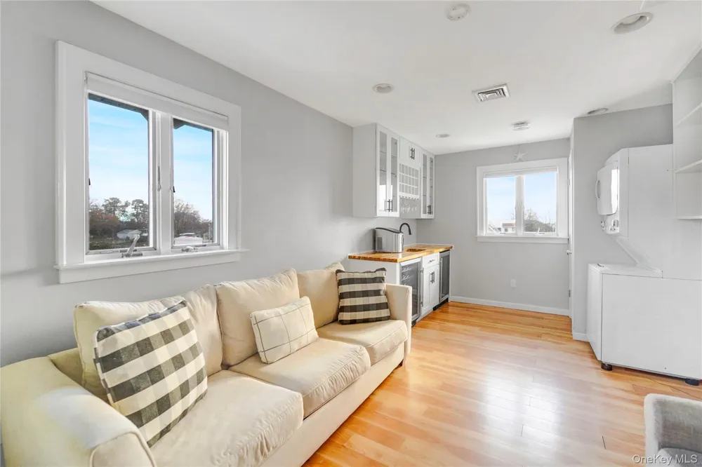 15 Marlin Road East Quogue, NY 11942