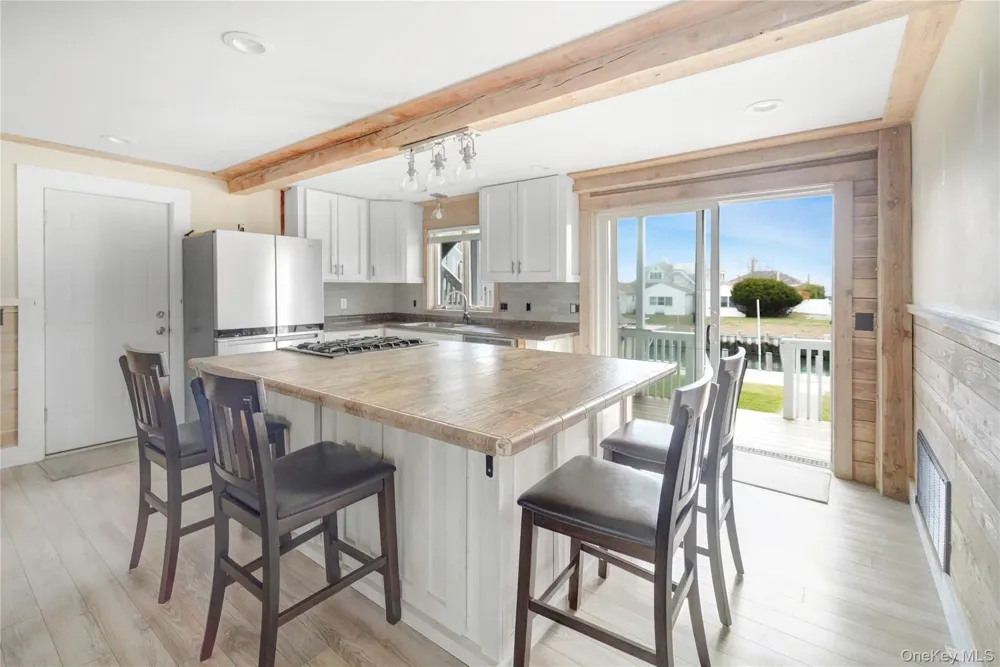 15 Marlin Road East Quogue, NY 11942
