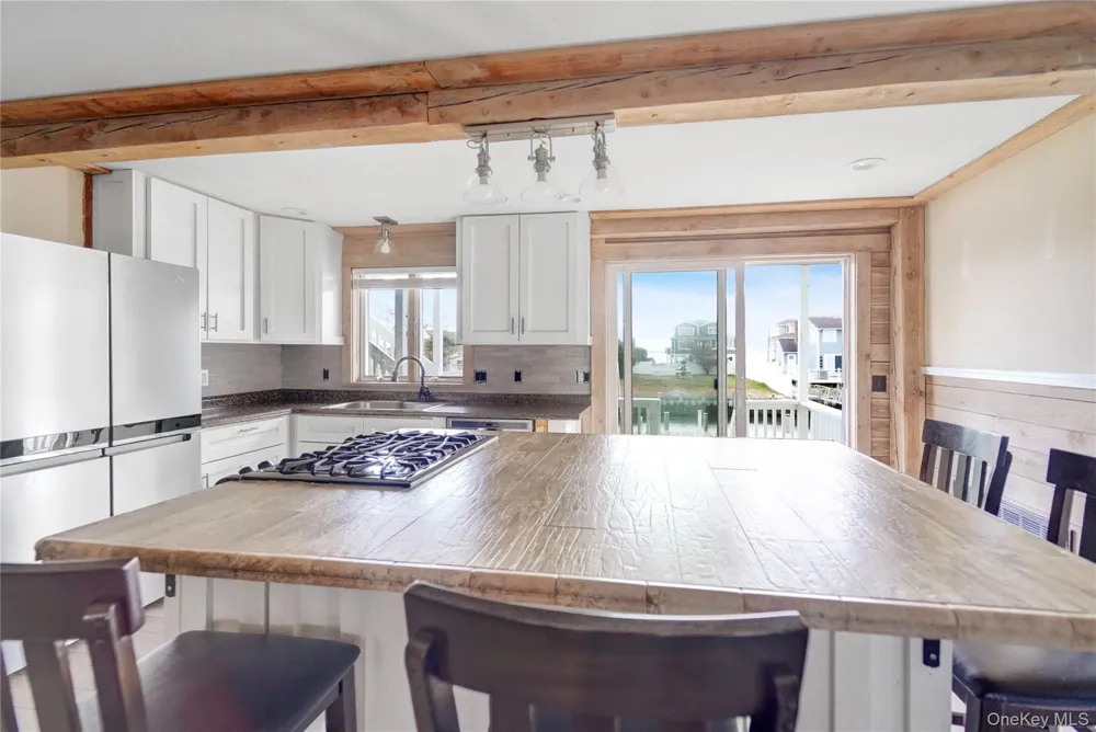 15 Marlin Road East Quogue, NY 11942