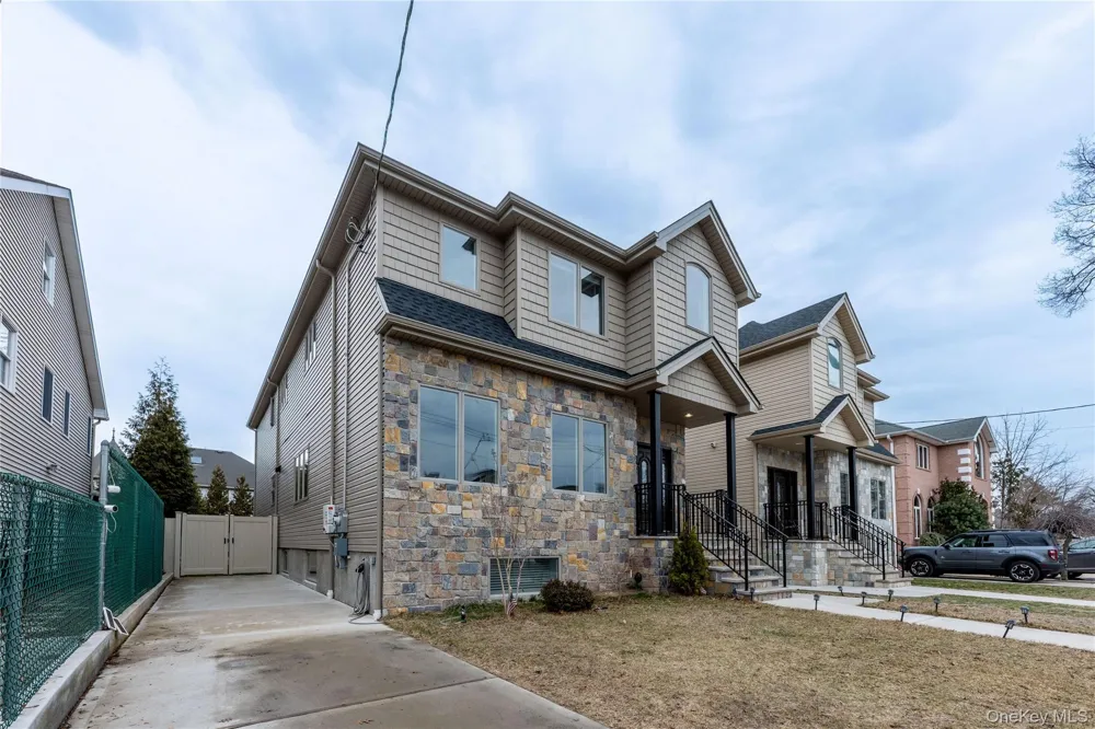 25 Sanford Staten Island, NY 10307