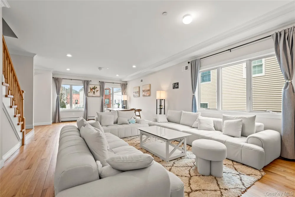 25 Sanford Staten Island, NY 10307