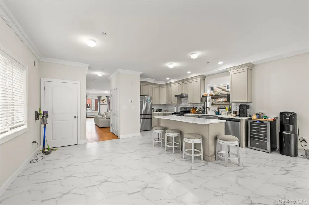 25 Sanford Staten Island, NY 10307