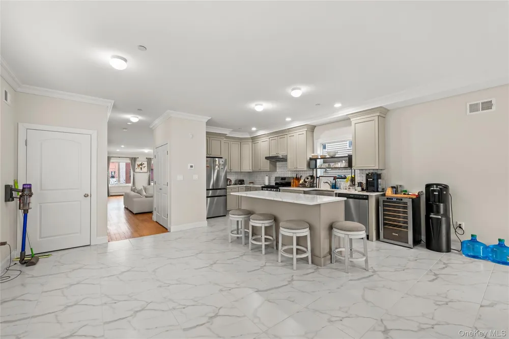 25 Sanford Staten Island, NY 10307