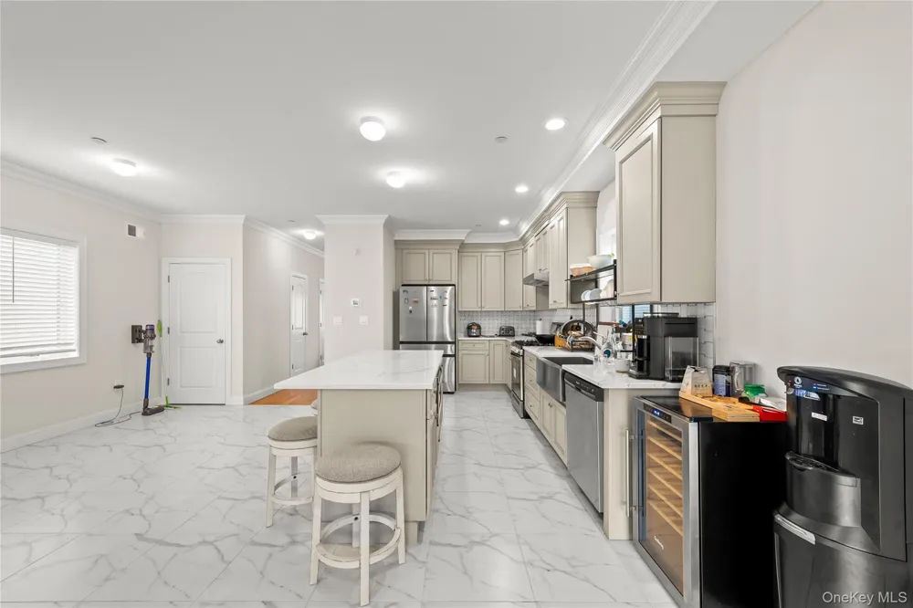 25 Sanford Staten Island, NY 10307