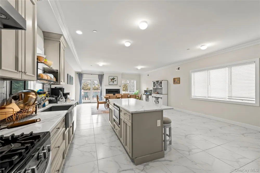 25 Sanford Staten Island, NY 10307