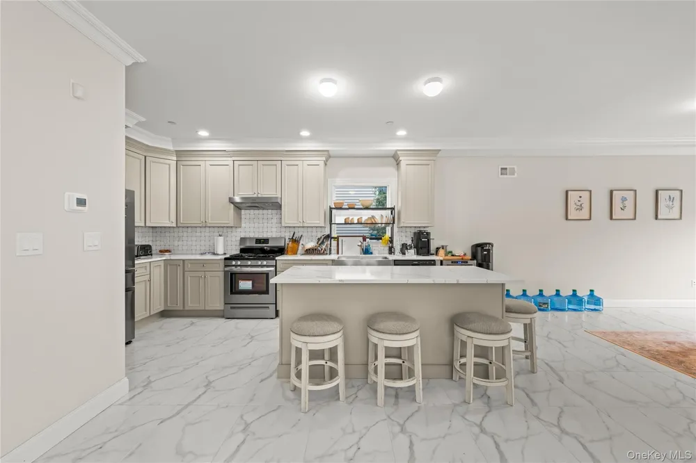 25 Sanford Staten Island, NY 10307