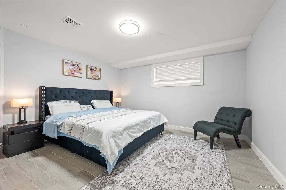 25 Sanford Staten Island, NY 10307