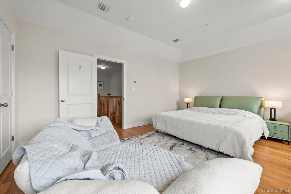 25 Sanford Staten Island, NY 10307
