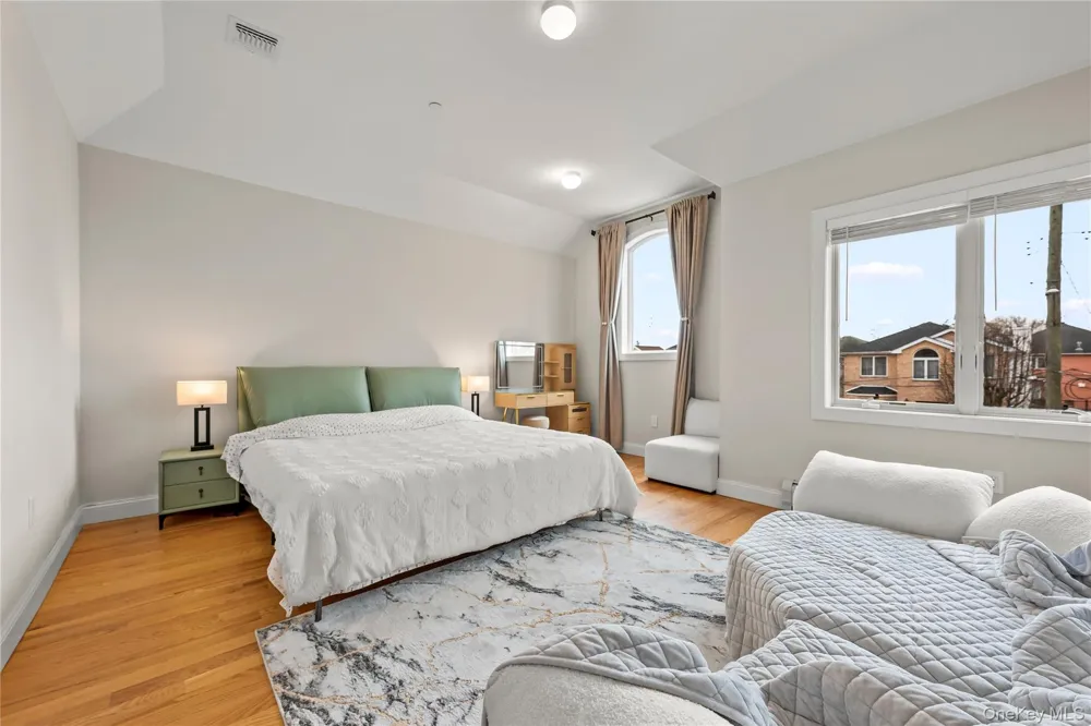 25 Sanford Staten Island, NY 10307