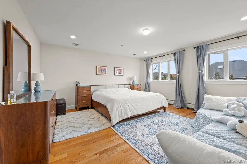 25 Sanford Staten Island, NY 10307