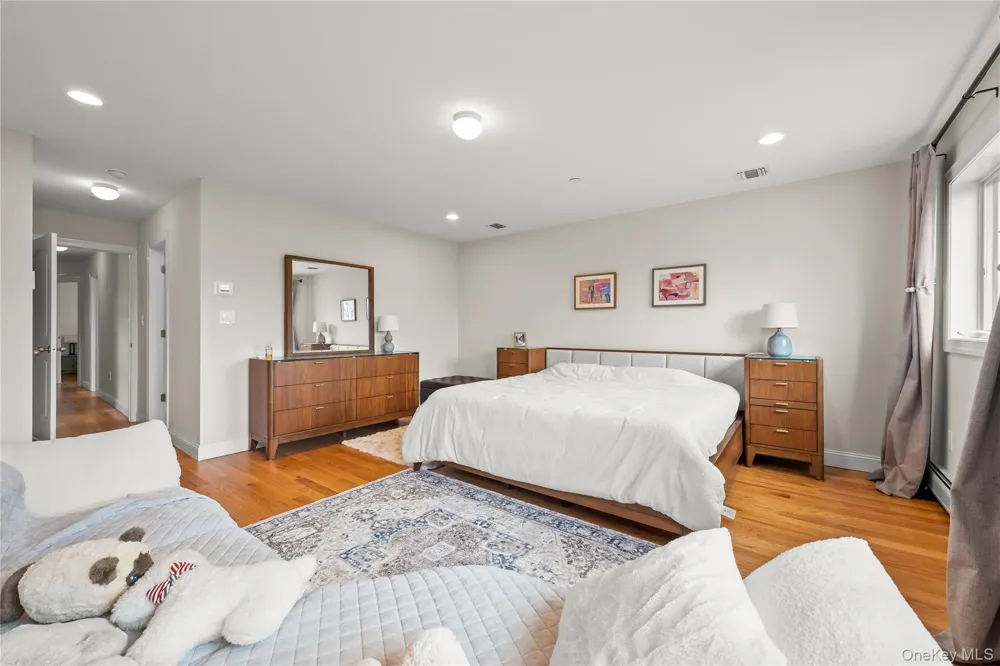 25 Sanford Staten Island, NY 10307