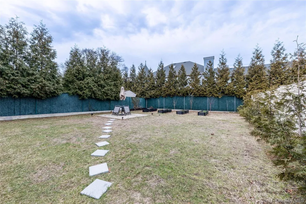 25 Sanford Staten Island, NY 10307