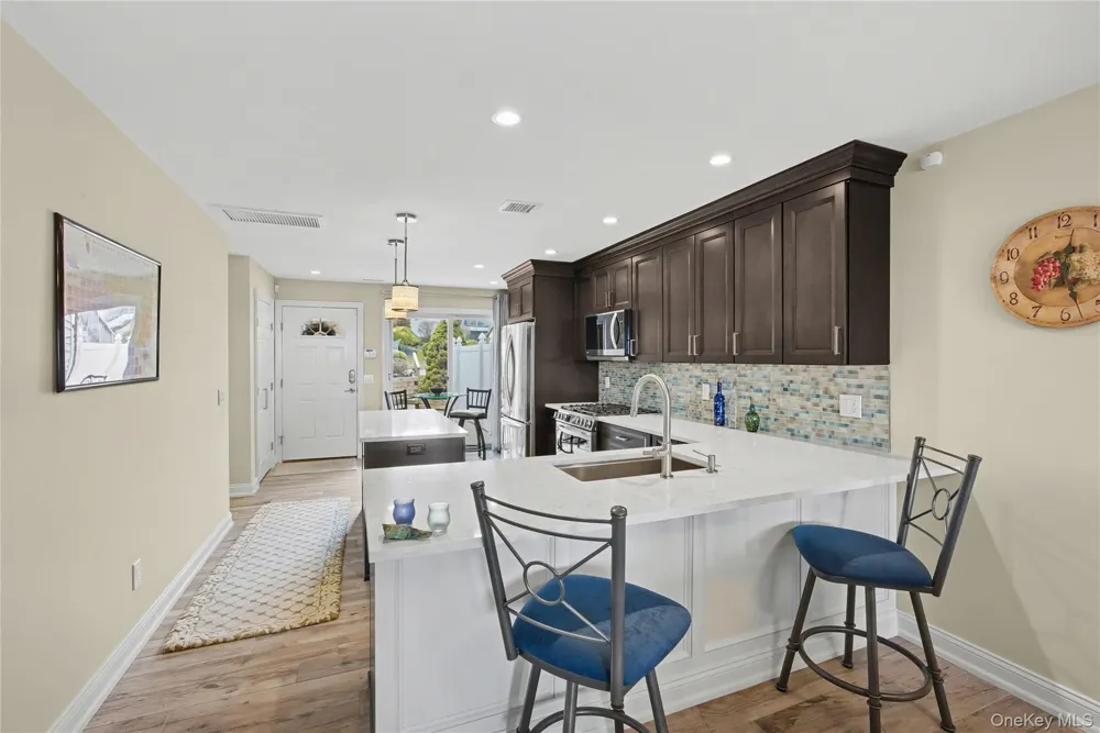 805 Bluffs Drive #805 Baiting Hollow, NY 11933