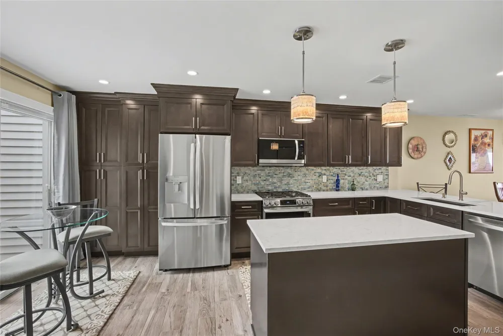 805 Bluffs Drive #805 Baiting Hollow, NY 11933