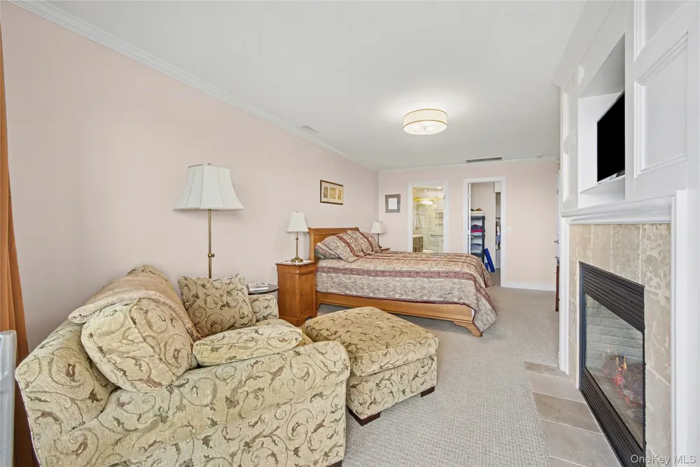 805 Bluffs Drive #805 Baiting Hollow, NY 11933