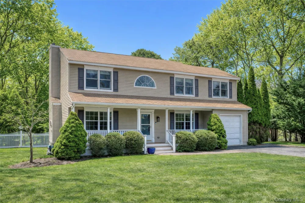 9 Deborah Drive Quiogue, NY 11978