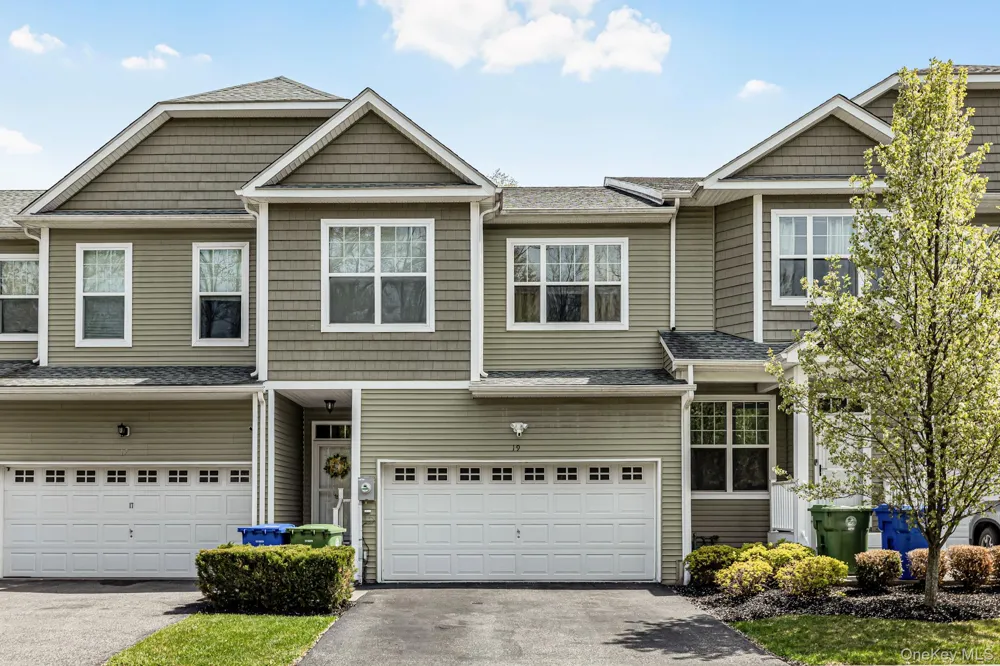19 Magnolia Park Road Middletown, NY 10940