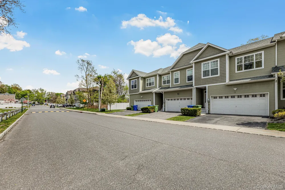 19 Magnolia Park Road Middletown, NY 10940