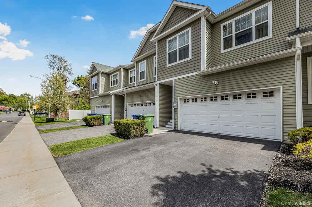 19 Magnolia Park Road Middletown, NY 10940
