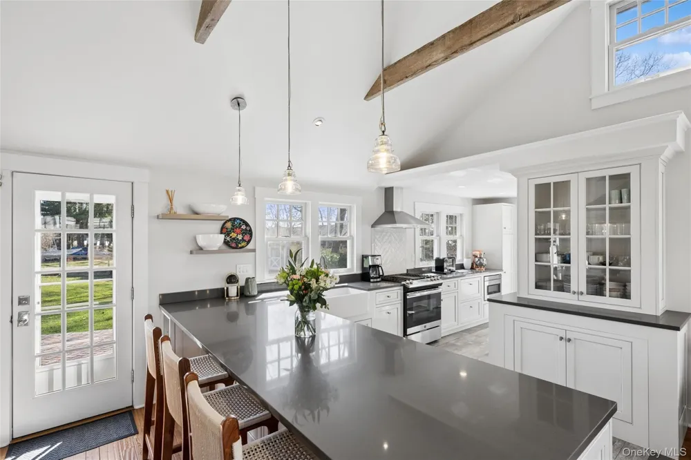 250 Oak Road New Suffolk, NY 11956