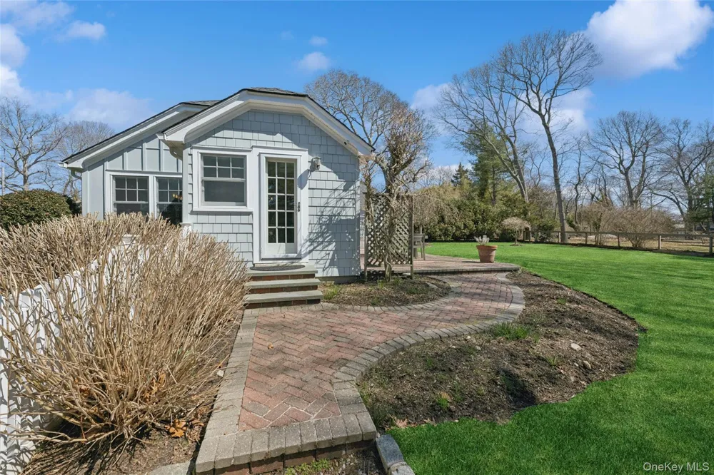 250 Oak Road New Suffolk, NY 11956