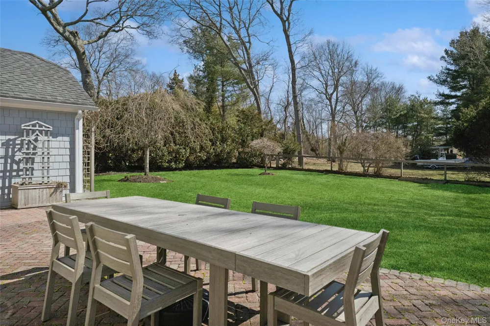 250 Oak Road New Suffolk, NY 11956
