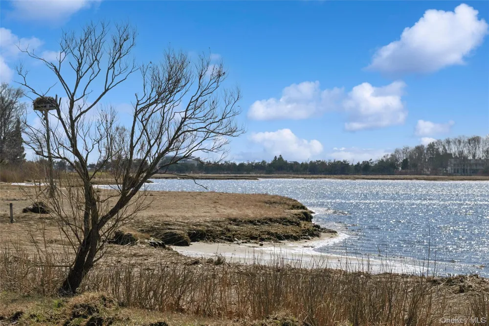 250 Oak Road New Suffolk, NY 11956